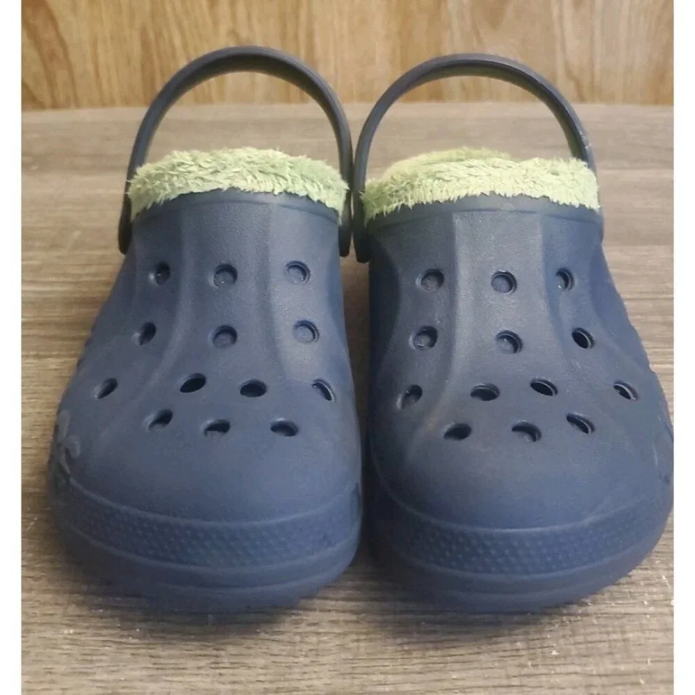 Crocs Fur Lined Clogs Slip On Shoes Youth‎ Size 12/13 Blue
